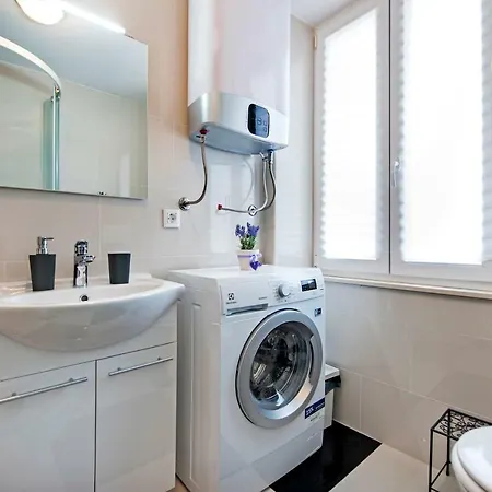 Apartment Pisinium
