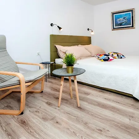 Pisinium Apartment