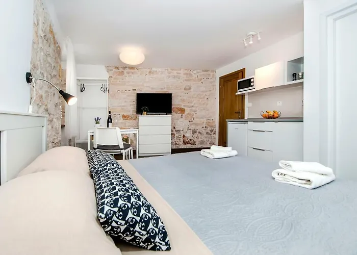 아파트 Pisinium 로비니